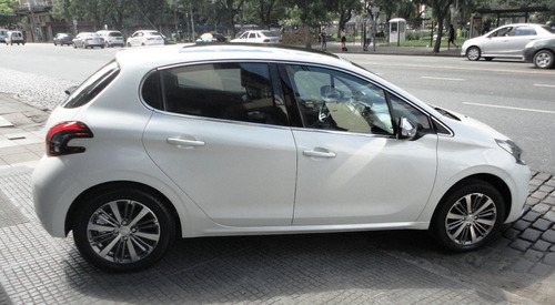Peugeot 208 1.6 Feline