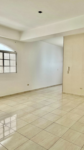 Apartamento Con Línea Blanca En Alquiler En Gazcue, Santo Do