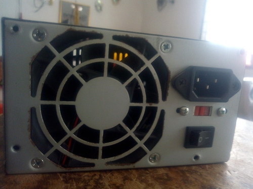 Imagen 1 de 3 de Fuente De Poder Atx 525w