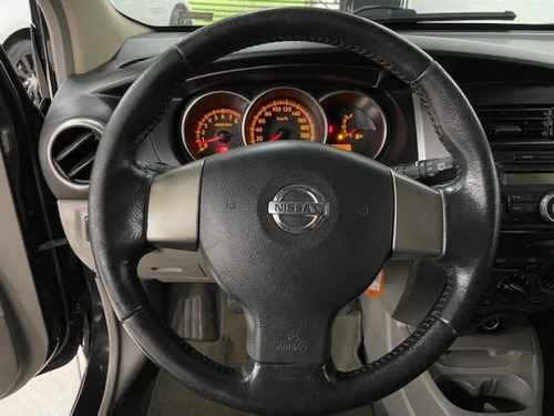 Imagem 10 de 10 de Livina 2011 Sl 1.6 Manual Completa Flex