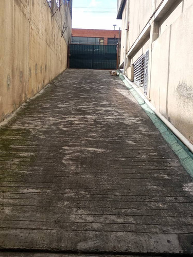 Imagen 25 de 30 de Alquiler De Planta Comercial En Edificio Boleita Sur