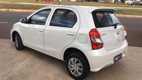 Toyota Etios Hb X 13l At