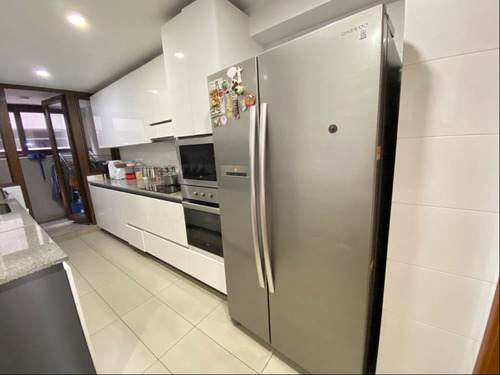 Venta Depto 3d2b+ Est Y Bod - Con Laguna Huechuraba