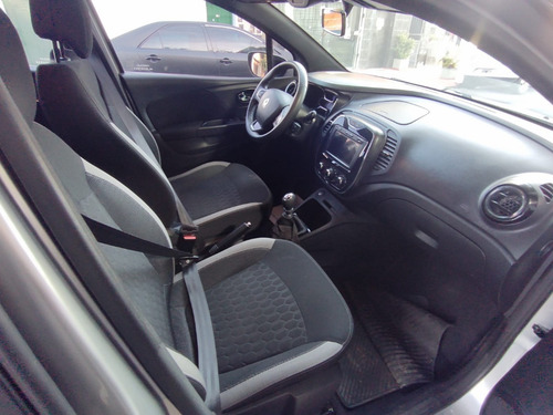 Imagen 6 de 8 de Renault Captur 2.0 Zen