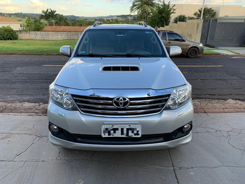 Toyota Sw4 3.0 Srv 7l 4x4 Aut. 5p