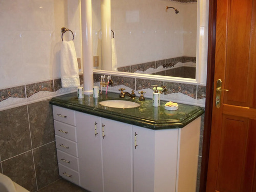 Vendo En Colon Casa Con Piscina , Barbacoa De 3 Dorm. Y Gar