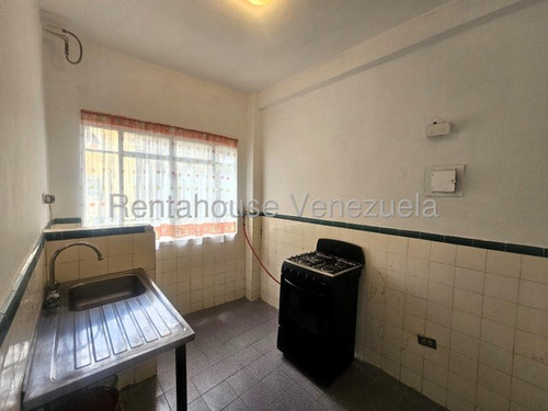 Apartamento Para Remodelar E Invertir En Chacao 25-24692 Db