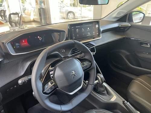 Imagen 24 de 25 de Peugeot 208 Feline Tiptronic