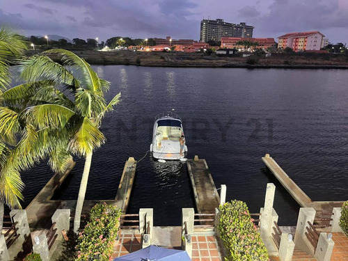 Venta Town House En Villas Del Faro - Higuerote