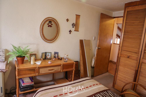Casa En Lomas De San Mateo, Naucalpan De Juárez Con 3 Habitaciones