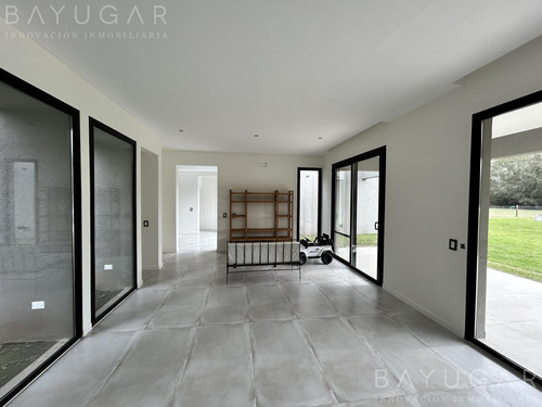 Venta - Casa A Estrenar / Barrio San Joaquin / Exaltación De La Cruz