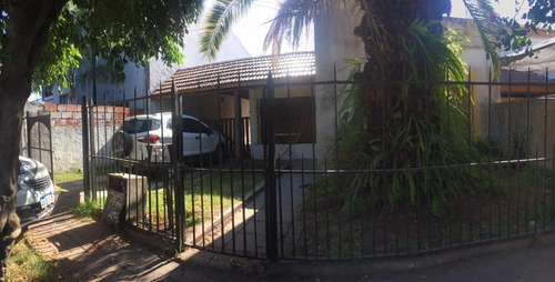Imagen 1 de 17 de Casa En Venta Multi Familiar En Pilar Centro