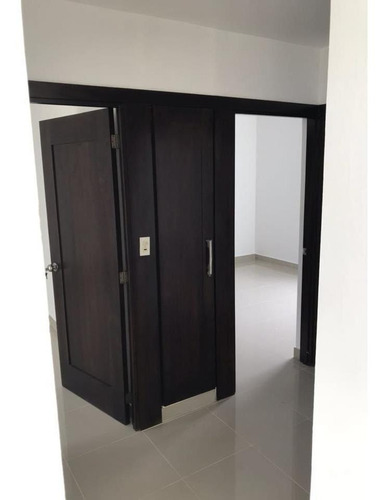 Imagen 2 de 9 de Se Renta Apartamento De 3 Habitaciones 2 Baños Segundo Nivel
