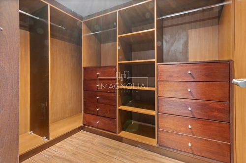 Casa En Arriendo De 5 Dorm. En Lo Barnechea