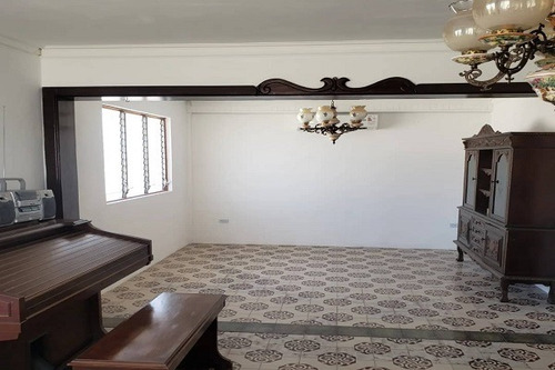 Imagen 7 de 23 de Asein1022 Vende Amplia Casa En La Urbanización Los Caobos En Valencia