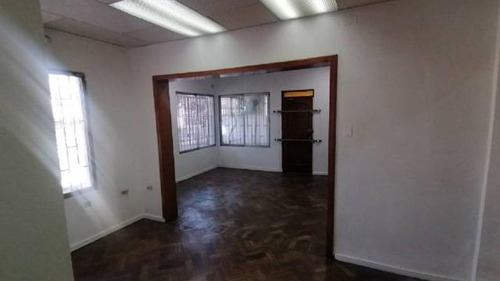 Oficina Avenida Club Hipico/tupper