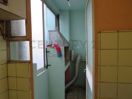 Imagen 9 de 14 de Departamento 2 Amb 3er Piso Por Escalera Inmejorable Ubicacion A Actualizar