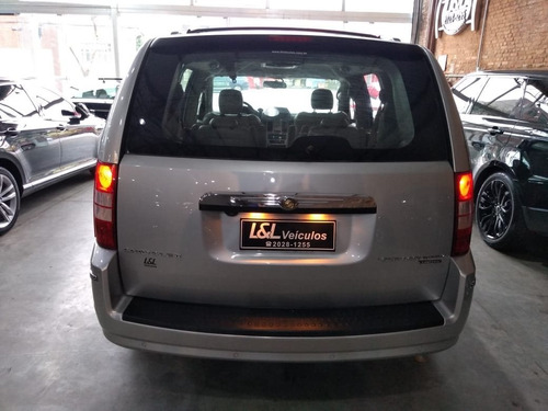 Chrysler Town & Country 3.8 Limited V6 12v Gasolina 4p