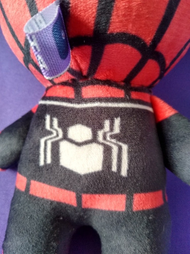 Imagen 3 de 3 de Peluche Spiderman Traje Spiderman Far From Home Spiderverse