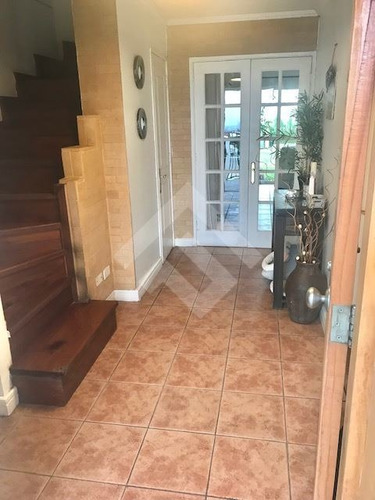 Imagen 5 de 24 de Casa En Venta De 5 Dorm. En La Florida
