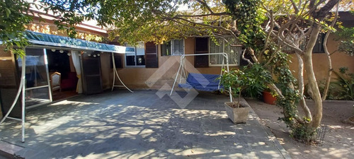 Casa En Venta De 3 Dorm. En La Reina