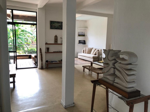 Venta Departamento, Ph En Bajo De San Isidro Con Cochera Y Pileta.