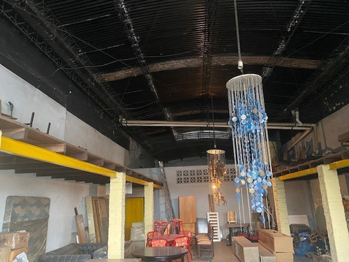 Imagen 7 de 11 de Local, V. Luro, Av. J. B. Alberdi 4647, 220 M2 (480 Cub)