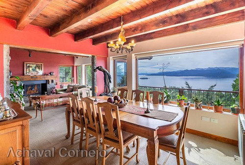 Excelente Casa En El Barrio Antu Hue Con Increíble Vista Al Lago Nahuel Huapi