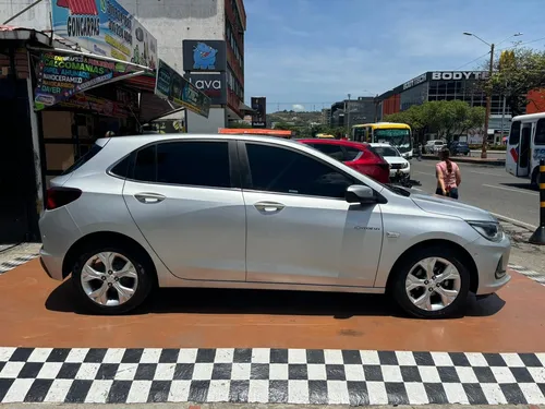 Chevrolet Onix PREMIER HB 1.0 AT