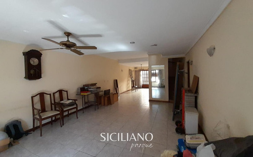 Reservado - Casa - Boedo - 4 Amb C/garage, Patio, Balcón, Quincho Y Parrilla S/lote Propio. - 218m²