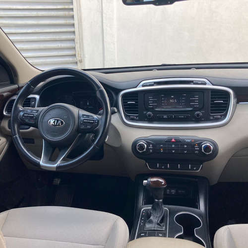 Imagen 4 de 7 de Kia Sorento Lx A/c 2016 Automática