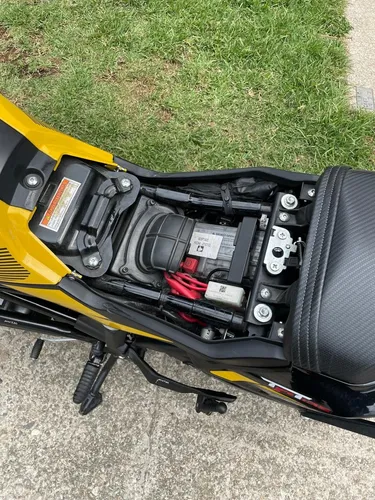 Vendo Moto Benelli Tnt 135 Amarillo 2023 Con Accesorios