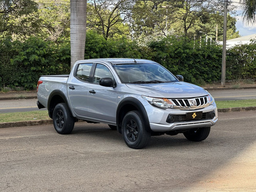Mitsubishi L200 L200 Tri. Outdo. GLS 2.4 CD 4x4 Die. Aut