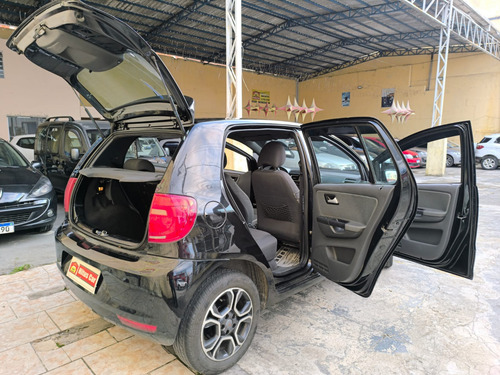 Volkswagen Fox 1.0 Seleção Tec Total Flex 5p