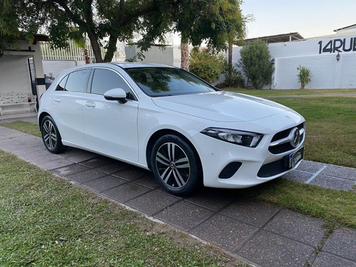 Imagen 2 de 5 de Mercedes Benz A 200 2019
