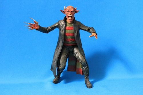Freddy Krueger Cult Of Classics Neca (Usado)