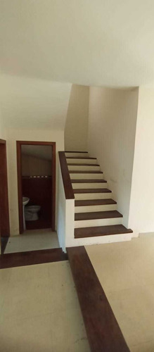 Imagen 3 de 14 de Townhouse En Venta En Mañongo