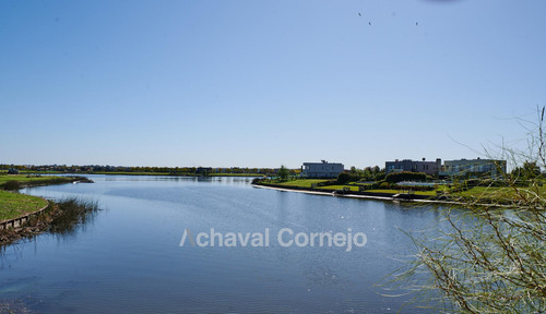Terreno Lote En Venta Al Lago En Barrio Ceibos - Puertos
