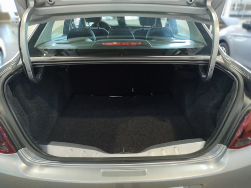 Imagen 5 de 8 de Peugeot 301 Active 4p 1.6hdi 92hp Manual 5v