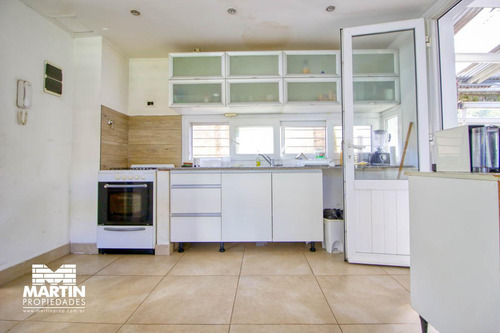 Excelente Y Moderna Casa Minimalista 5 Ambientes Con Pileta - Martínez, 3 Cuadras De Santa Fe