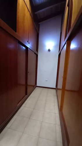 Imagen 8 de 14 de Alquiler De Casa Para Uso Comercial En El Barrio El Lobo San Cristobal