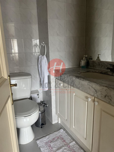 Departamento En Venta De 5 Dorm. En Temuco