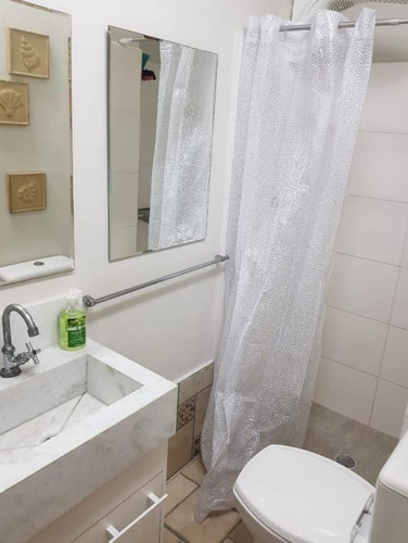 Imagem 6 de 19 de Sala Living/mobiliada/beira Da Praia Dos Milionários. - Kn0669