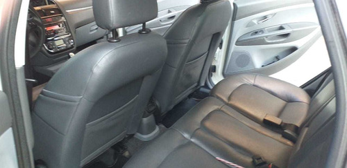 Fiat Linea 2013 1.8 16v Essence Flex Dualogic 4p