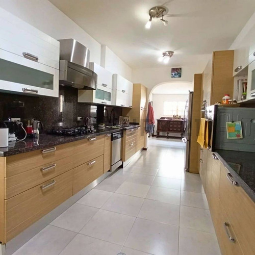 Casa Venta Prados Del Este: Si Tu Hogar Pudiera Abrazarte, Se Sentiría Como Ésta