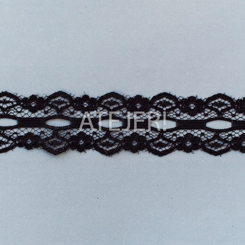 Imagen 2 de 4 de Puntilla Mercería Nylon Art 651 De 28mm X 10 Metros