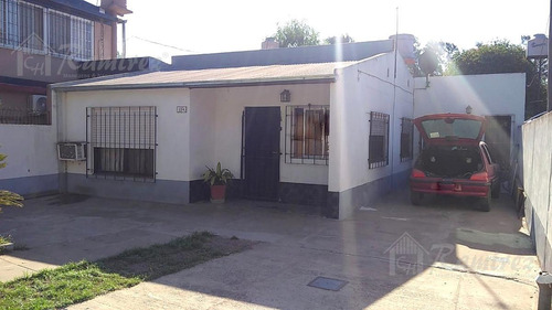 Casa 2 Ambientes En Venta - Francisco Alvarez, Moreno