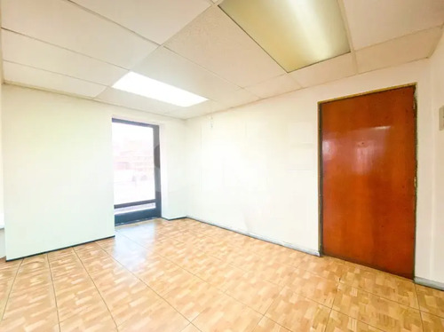 Venta Oficina  Metro P. Valdivia  2 Priv 2 Baños