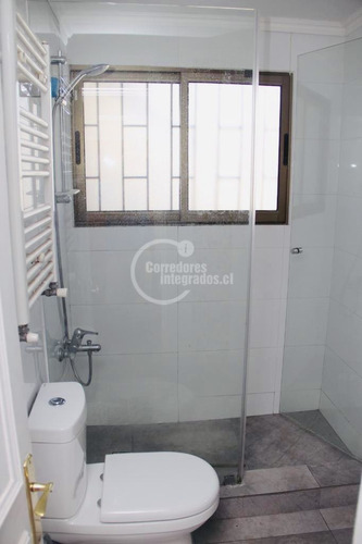 Casa En Venta De 5 Dorm. En Las Condes