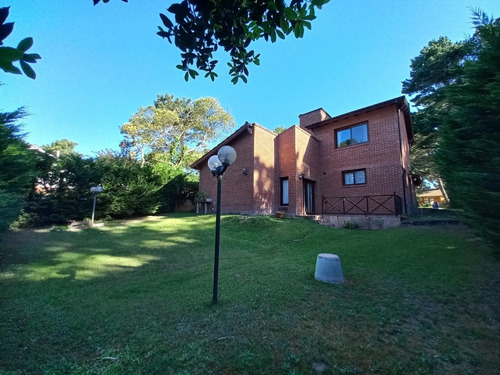 Imagen 4 de 30 de Casa Venta Pinamar B5 Libertador 3 Dormitorios 3 Baños Garage Radiadores Dvh Permuta Mar Del Plata